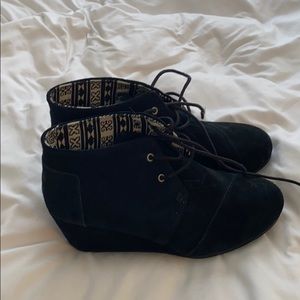 Toms Wedges size 8.5, never worn